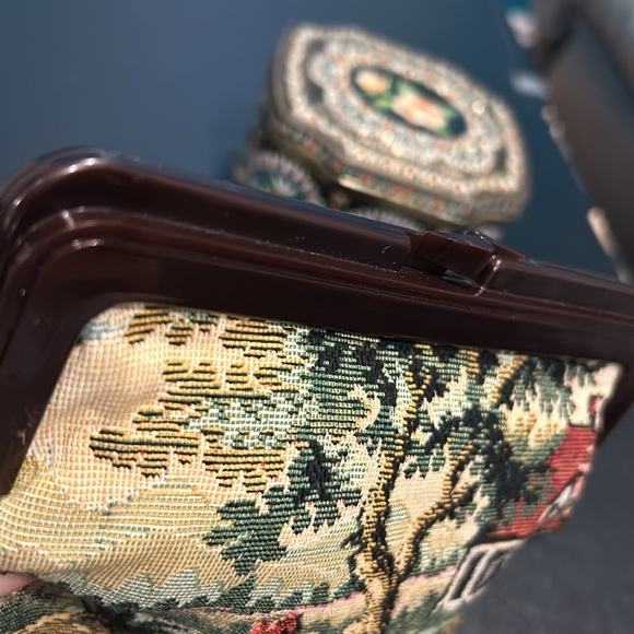 Vintage Tapestry kiss lock Pouch/case - Picture 7 of 14